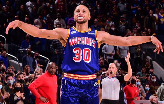 开云体育-第二节的虫第三节的龙 勇士两节反差为何这么大？